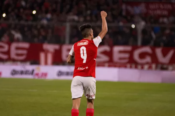 Antes de medirse con Atlético, Independiente le ganó a Estudiantes y lo dejó sin la punta