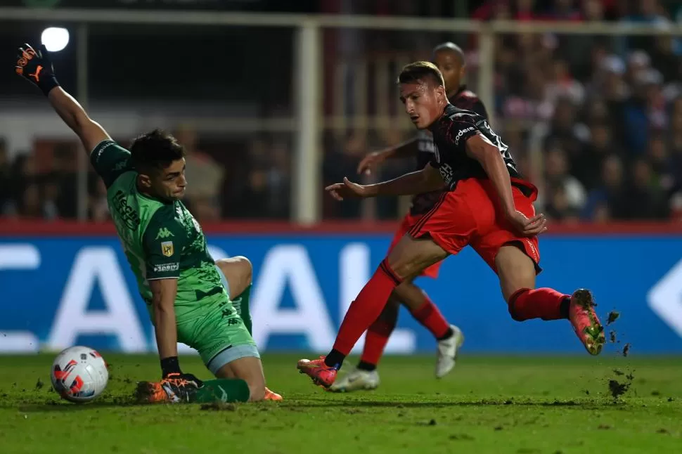 VOLVIÓ AL GOL. Romero, al igual que todo el equipo, se reencontró con la red. 