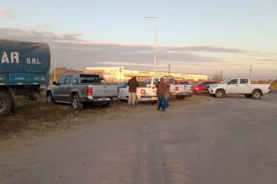 Por el paro, los transportistas bloquean el paso de camioneros en las rutas de Tucumán