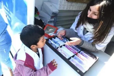 Unos 6.000 estudiantes tucumanos accederán a estudios oftalmológicos y a anteojos