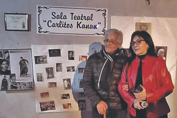 Bautizan una sala teatral con el nombre de Carlitos Kanan