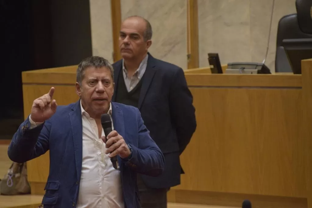 EN EL RECINTO DE LA LEGISLATURA. Ricardo Bussi, jefe del bloque republicano. Foto de Prensa FR