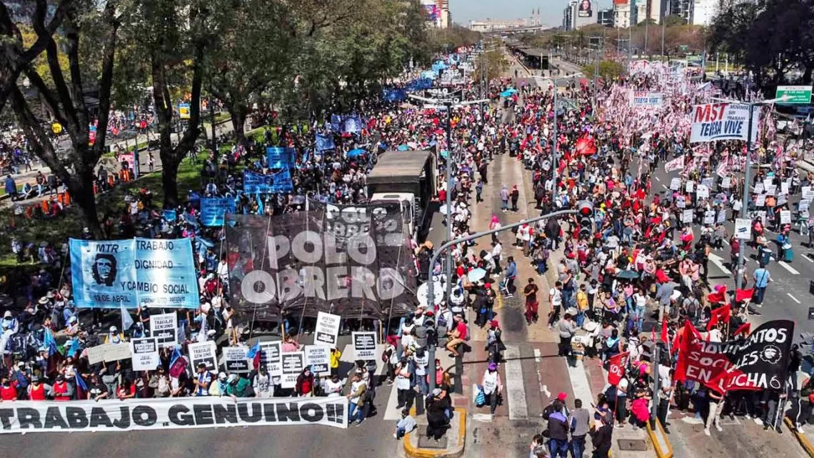 Organizaciones sociales en manifestación. Foto Perfil