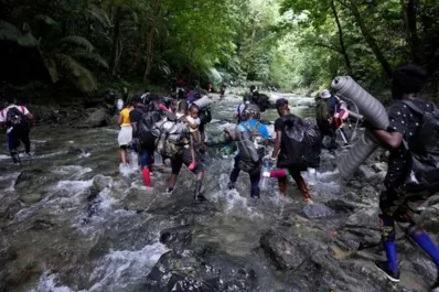 Miles de venezolanos se juegan la vida en el cruce de la selva