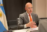 Efecto Guzmán: también dejó su cargo el titular de Hacienda, Raúl Enrique Rigo