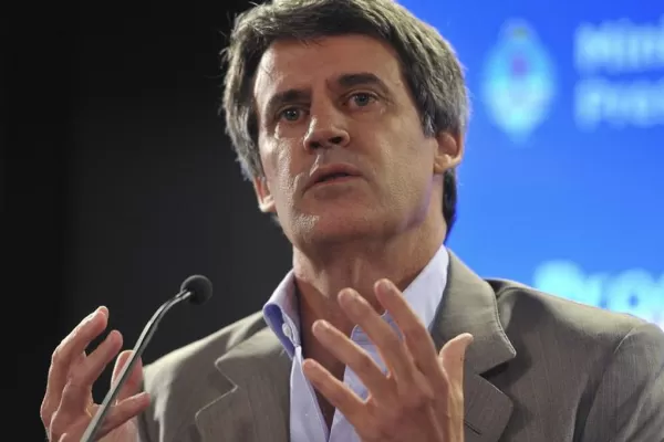 Confunde al votante: Prat Gay cuestionó a Macri por su coqueteo con Javier Milei