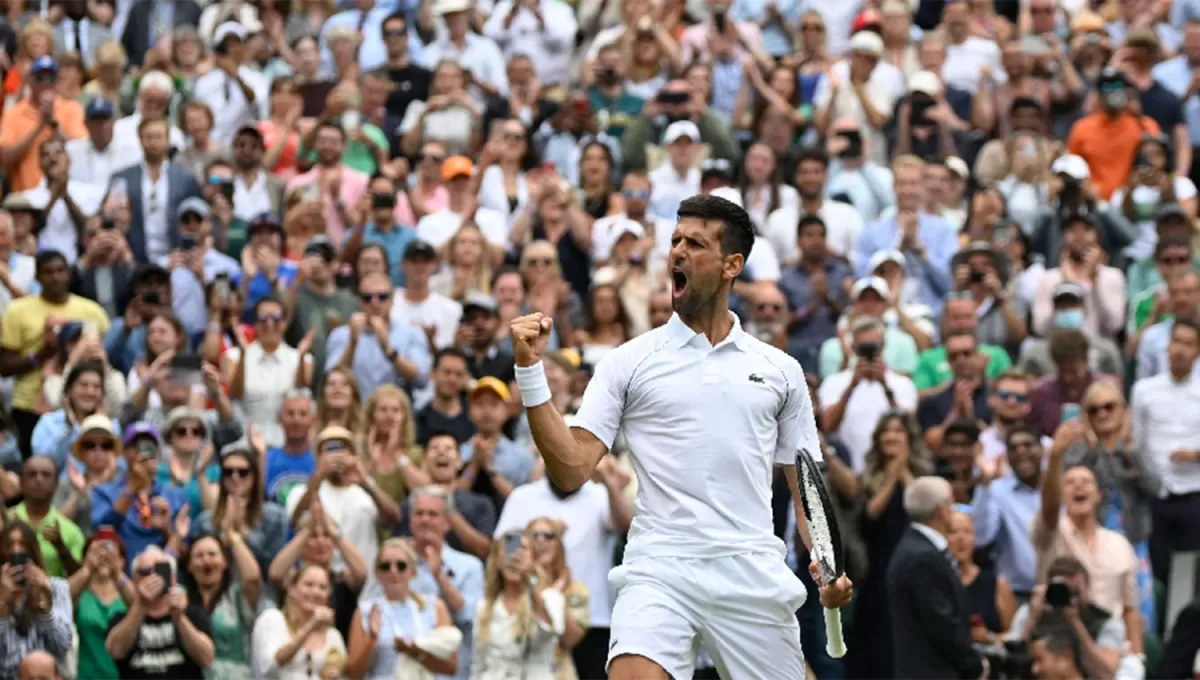 EN RACHA. Djokovic no pierde en el césped de All England desde 2017.