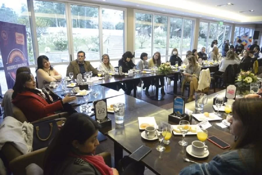 CONTRA LA VIOLENCIA DE GÉNERO. Reunión en Tafí Viejo. 