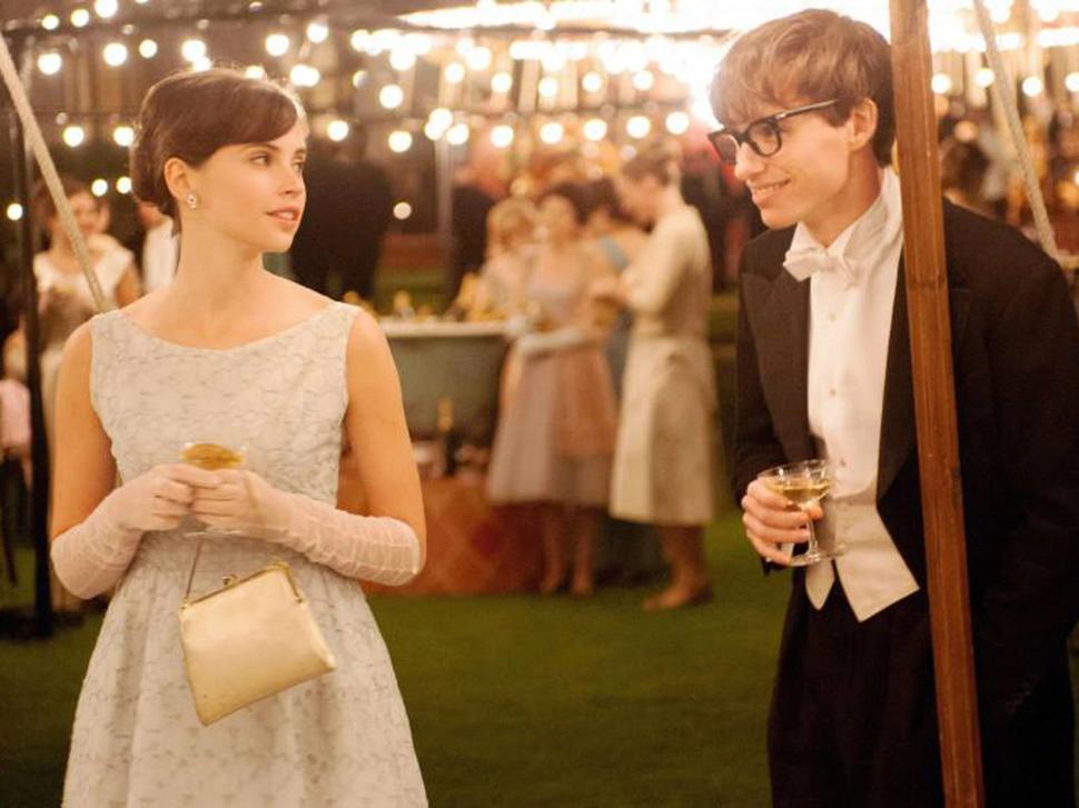 “LA TEORÍA DEL TODO”. Eddie Redmayne interpreta a Stephen Hawkins.