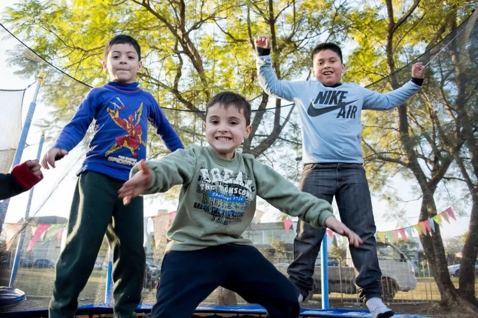 DIVERSIÓN EN LA ESCUELA. Los chicos podrán seguir aprendiendo. 