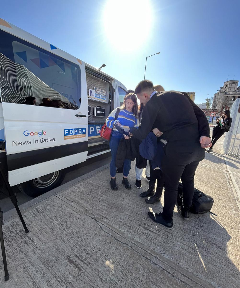 ANIVERSARIO. Fopea celebra sus dos décadas recorriendo el país con un camión interactivo.