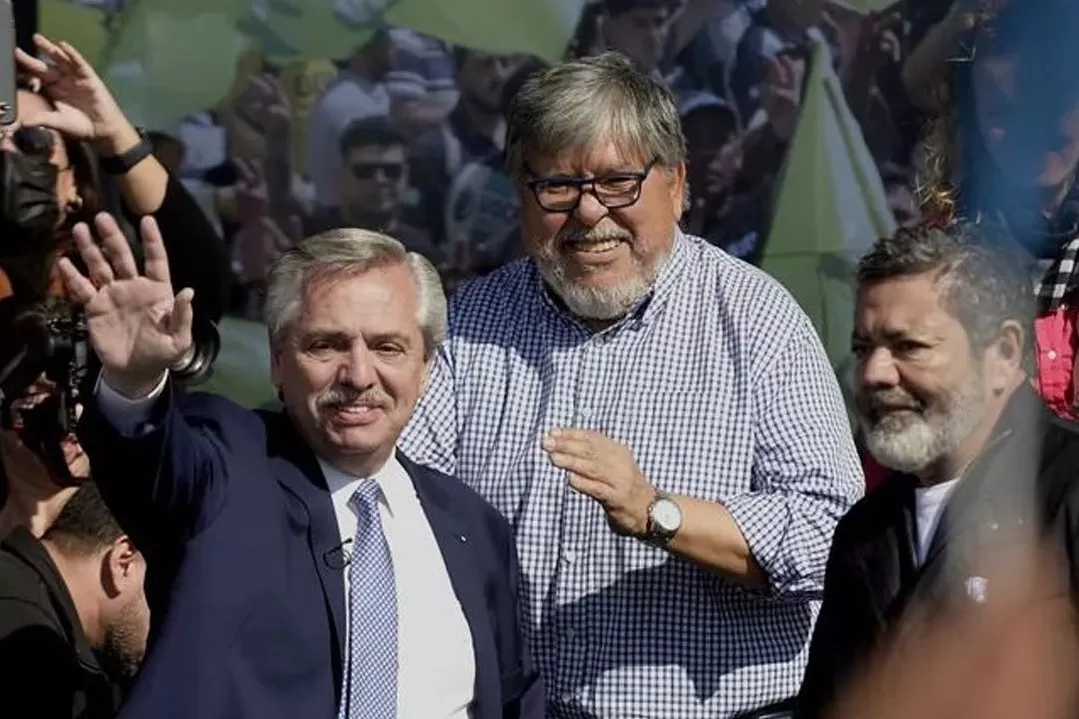 Chino Navarro, junto al presidente, Alberto Fernández. Foto de Twitter @chino_navarrook