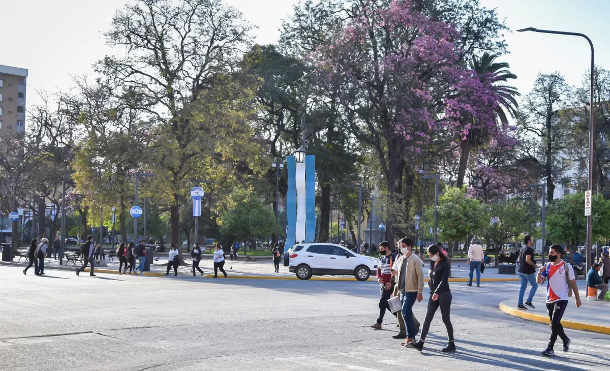 EN LA PLAZA INDEPENDENCIA. Foto de Prensa Municipalidad de SMT