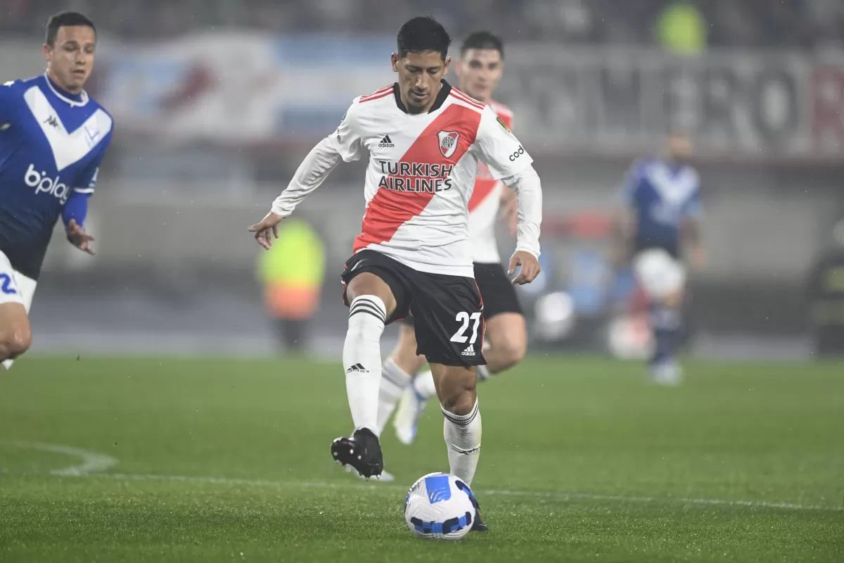 EN EL MEDIO. Aliendro se acomodó rápidamente en el equipo titular. FOTO TOMADA DE TWITTER.COM/RIVERPLATE