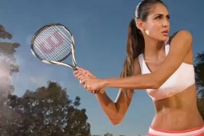 Claudia Lampe, la hermana deportista y modelo del arquero que ya es una “Decana” más