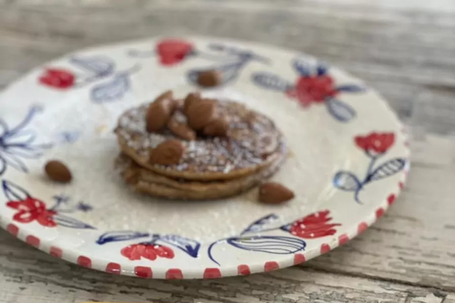 PANQUEQUES DE AVENA. Meter a los niños en la cocina puede resultar un programón en vacaciones. GENTILEZA CATALINA SANCHEZ DUCCA