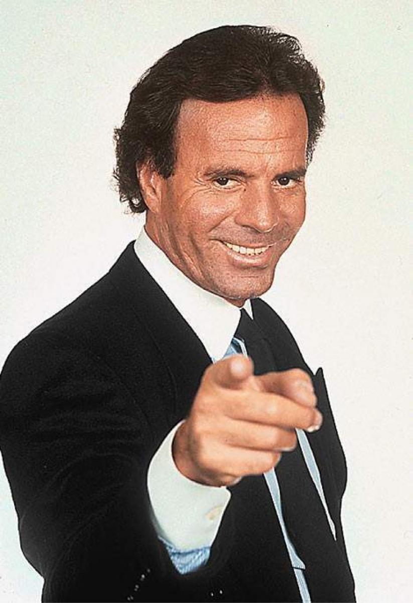 La imagen de Julio Iglesias que se volvió un meme.