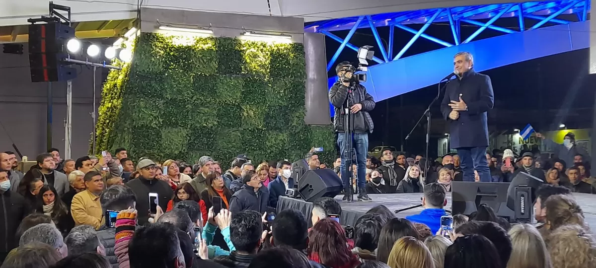 INAUGURACIÓN. Germán Alfaro habilitó el nuevo puente de Mate de Luna.