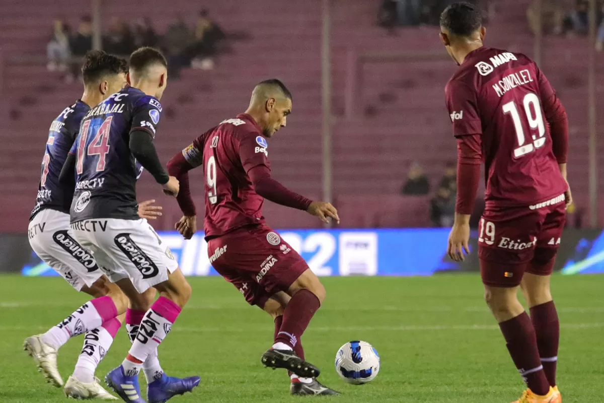Lanús fue eliminado de local por Independiente del Valle