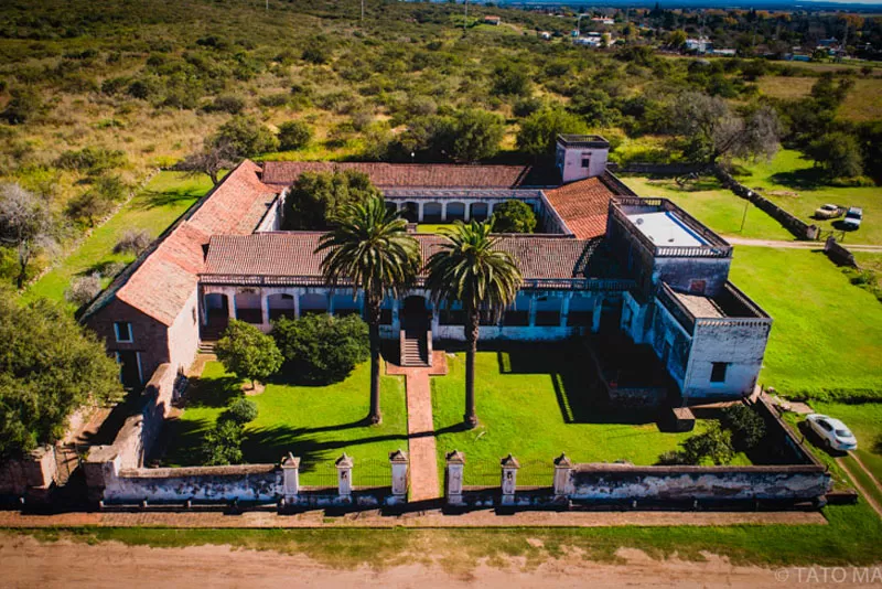 EN COLONIA CAROYA. Además de sus famosos embutidos, la ciudad acoge una de las estancias más antiguas del centro del país.  