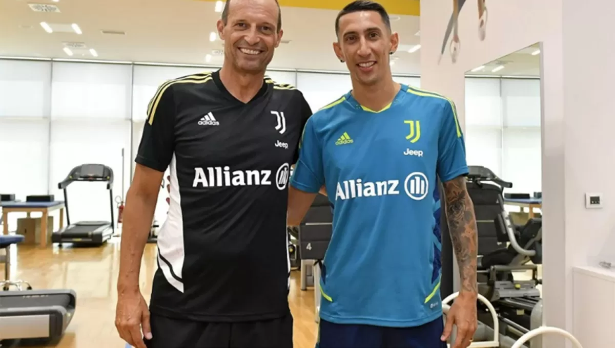 CON EL DT. Di María fue visitado por Massimiliano Allegri.