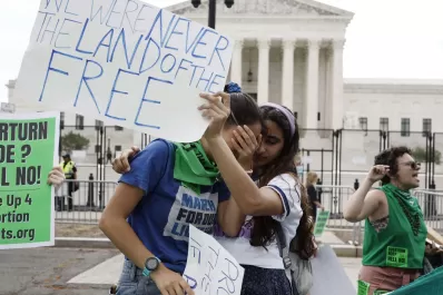 Biden tomará medidas para proteger el acceso al aborto en EEUU
