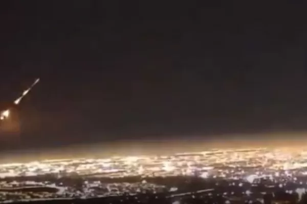 Videos: un meteorito voló por sobre la Cordillera de los Andes y sonó como un trueno