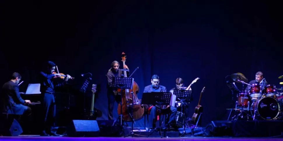 EL BRETE. La formación que lidera Mauricio Martínez Zuccardi, ya transformada oficialmente en sexteto, se presentará hoy en el teatro San Martín.  