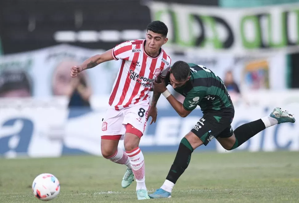 UNA CONSECUENCIA DE LO QUE VIVIÓ. Escalante no rindió lo que se esperaba de él; la pasó mal en Tucumán y eso terminó repercutiendo en su rendimiento.  foto de matias napoli escalero 