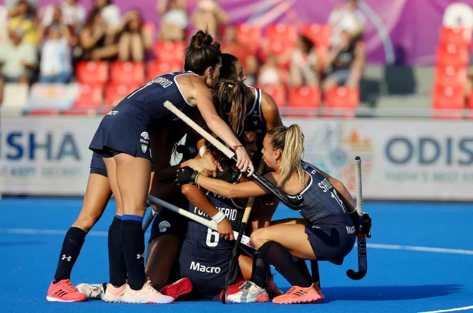 GANAN, GUSTAN Y GOLEAN. Frente a las canadienses, las argentinas fueron implacables. 