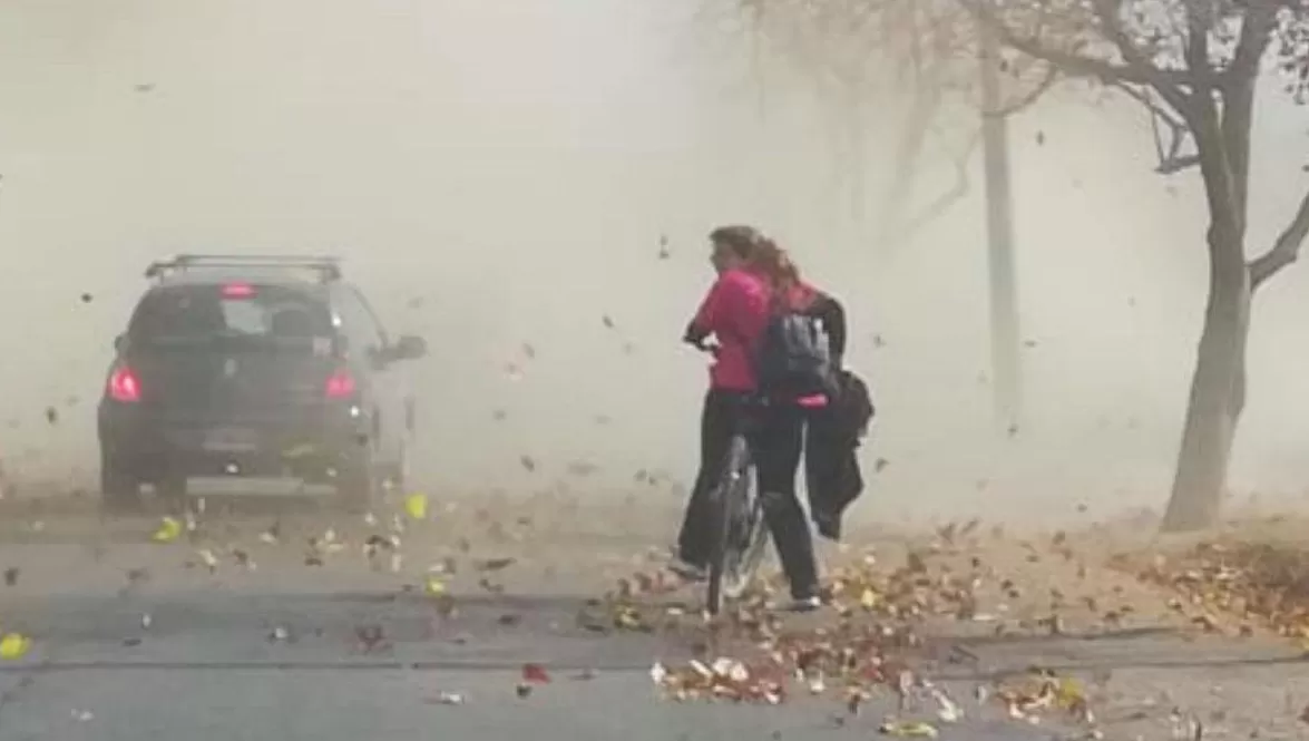 Las ráfagas de viento podrían alcanzar lso 70 kilómetros por hora, en Tucumán