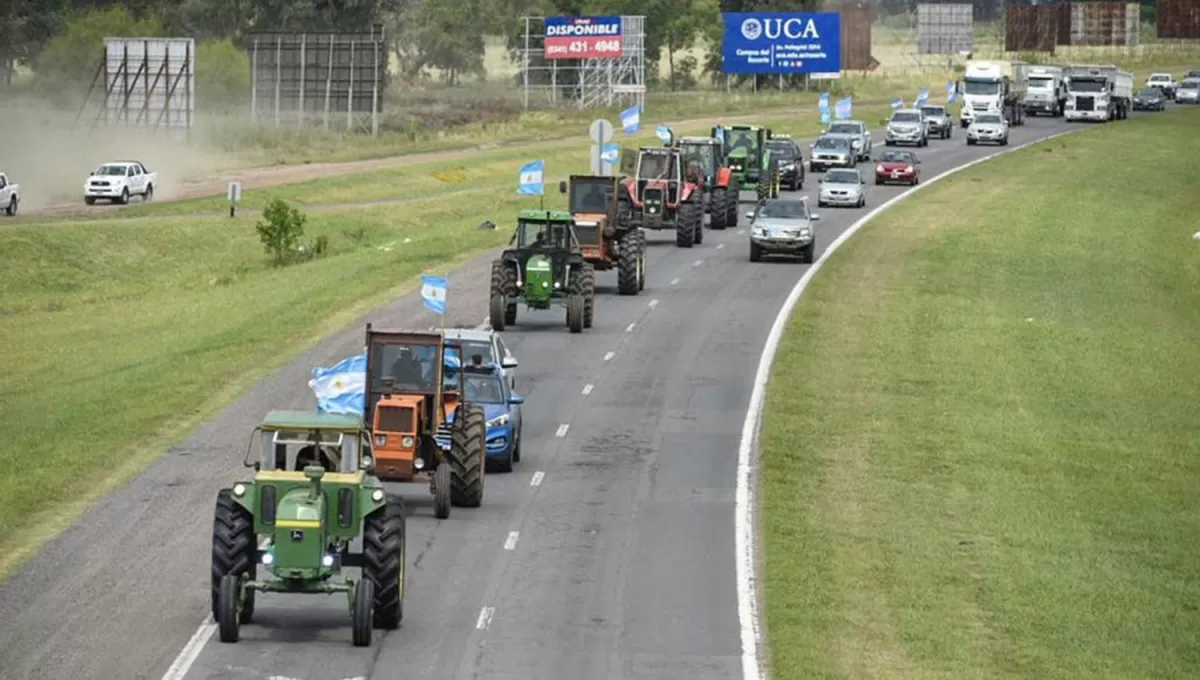 PROTESTA RECIENTE. El campo había llevado adelante un tractorazo en abril pasado. Mañana no habrá cortes de ruta, anunciaron. Foto de Archivo