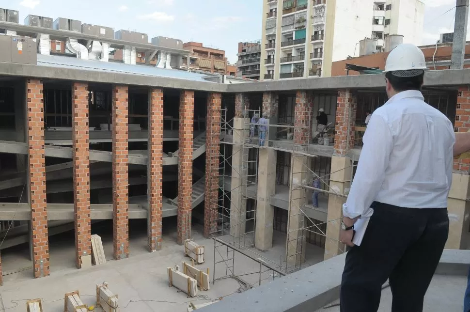 UN CASO LLAMATIVO. La obra de la Facultad de Derecho en los tiempos en que se hizo la remodelación. la gaceta / fotos de antonio ferroni - hector peralta (archivo)