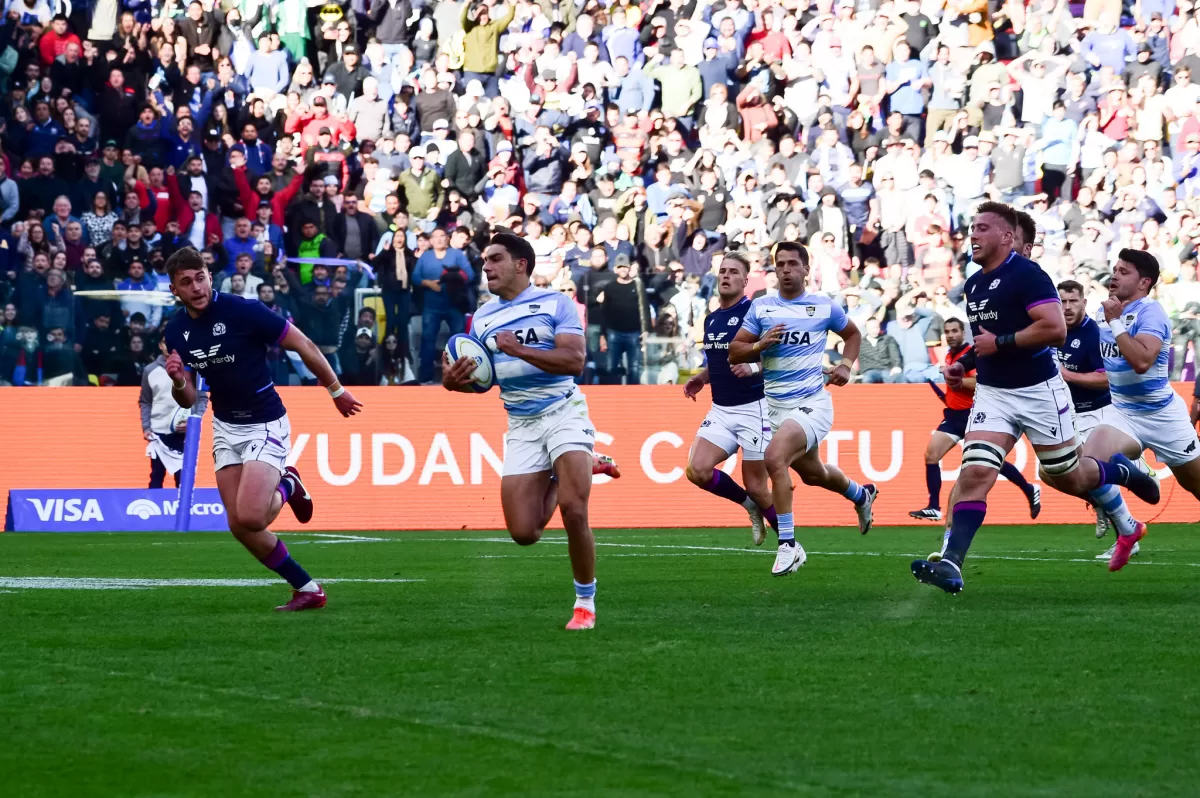 Los Pumas le ganaron a Escocia por 34 a 31. Foto de Twitter @LosPumas