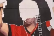 Dos artistas fueron baleados mientras pintaban murales de Diego Maradona y Lionel Messi