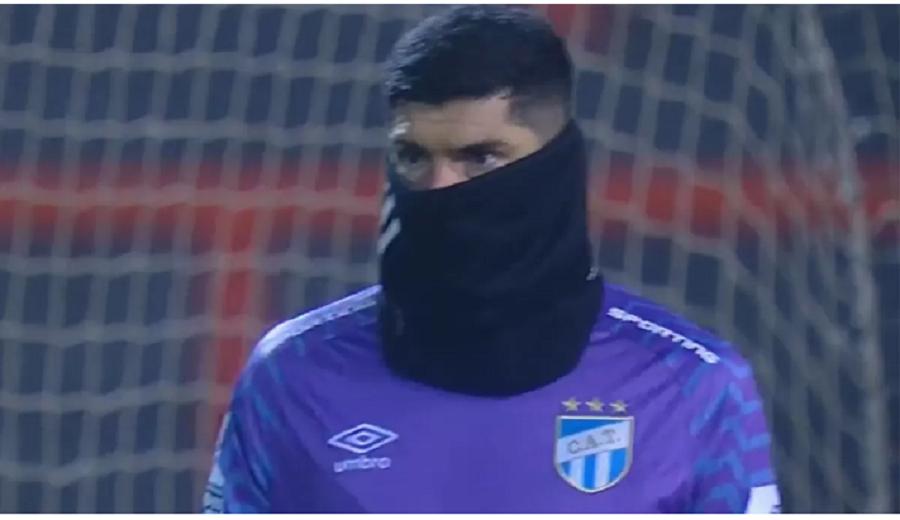 El particular look del arquero de Atlético. 