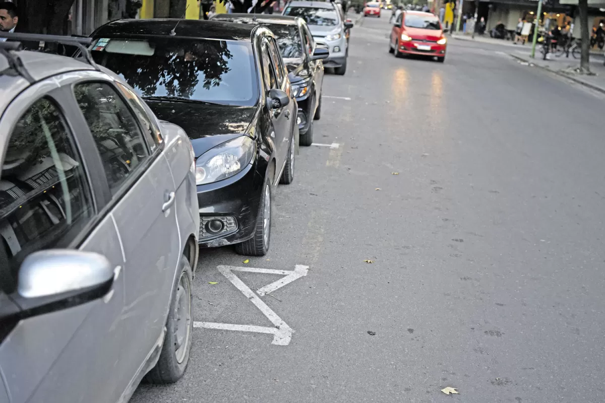 Una nueva modalidad para estacionar en el centro capitalino. LA GACETA/FOTO DE ANALÍA JARAMILLO 