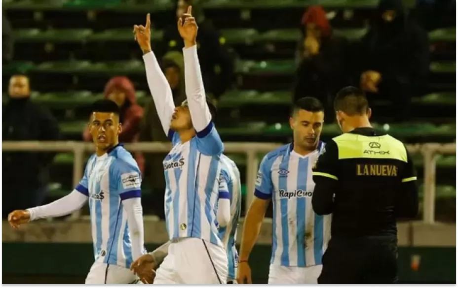 Ruiz Rodríguez festeja su gol ante Aldosivi.