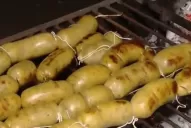 Cómo son los chorizos de polenta que se sirven en comedores de Santa Fe