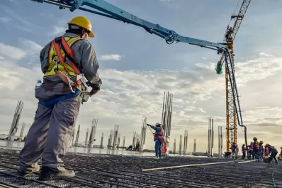 La construcción subió 2,2% en julio y acumula un alza de 7,2% en el año