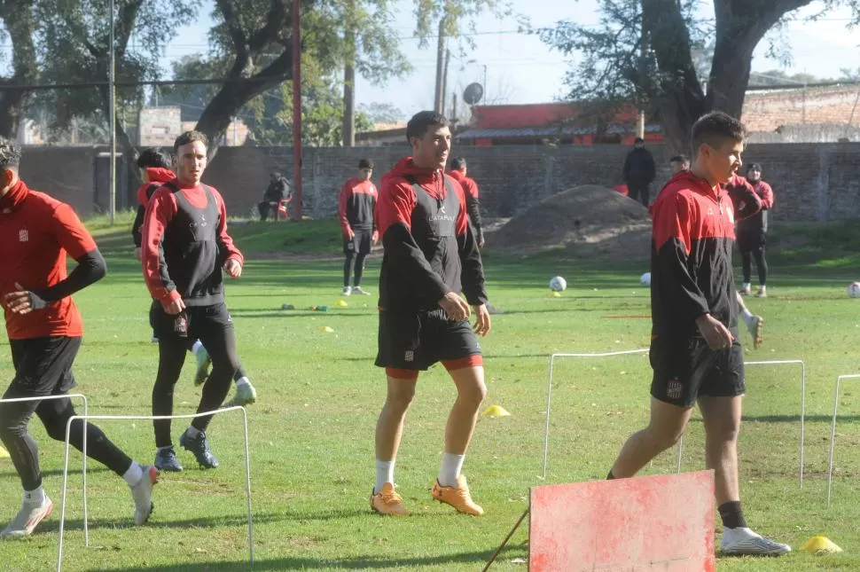 ÓPTIMO. Larralde ya está recuperado de la lesión en el isquiotibial derecho. Viene sumando minutos y mostrando calidad. LA GACETA / FOTO DE ANTONIO FERRONI