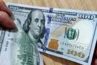 Anuncios: Un dólar más alto para turistas extranjeros y un nuevo ajuste al cepo