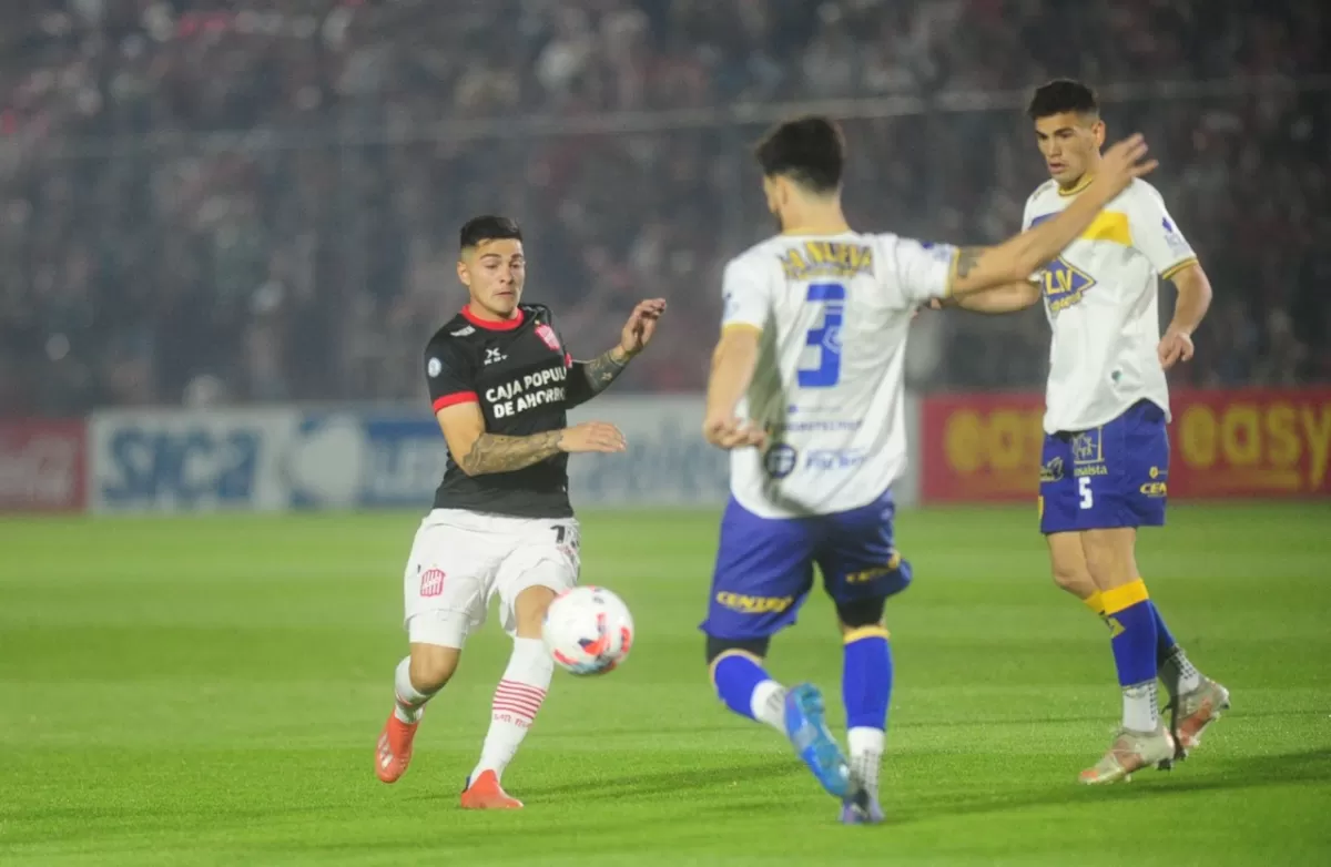 SAN MARTÍN-ATLANTA. El Santo enfrenta al Bohemio en la Ciudadela. Foto de LA GACETA / Franco Vera