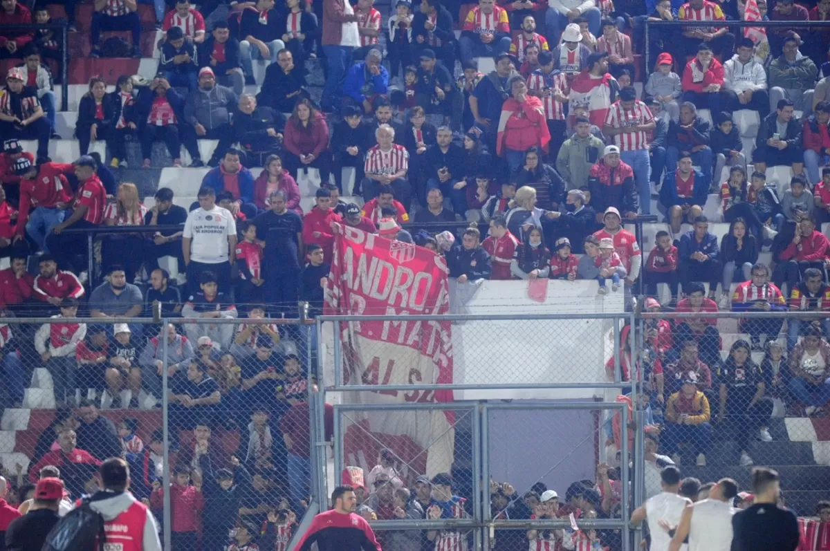 EN LA CIUDADELA. Estadio repleto para recibir a Atlanta: San Martín necesita el triunfo. Foto de LA GACETA / Franco Vera