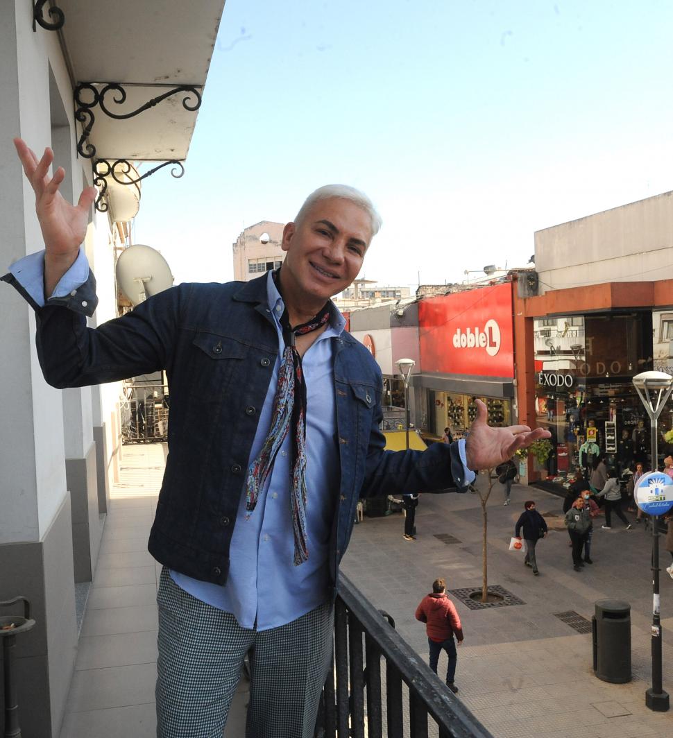 EN EL BALCÓN. Mendoza, en visita de prensa en LA GACETA. 