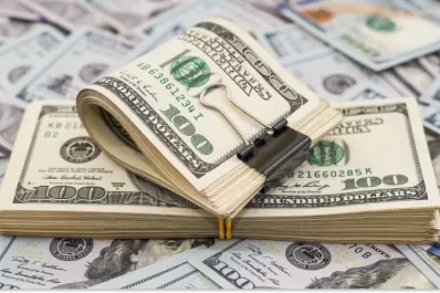 Expectativa por las nuevas medidas del Gobierno para frenar la subida del dólar