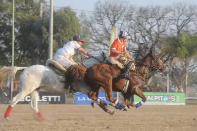 Torneo de Pato en Tucumán: de hacha y cincha