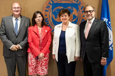 Batakis cerró su primera ronda de reuniones en EEUU con un breve encuentro con Georgieva