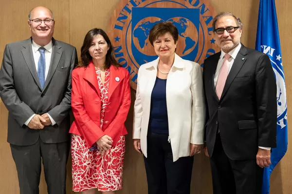 Batakis cerró su primera ronda de reuniones en EEUU con un breve encuentro con Georgieva