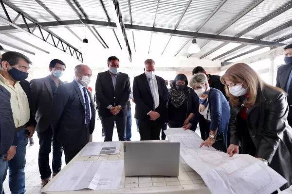 Perczyk y Lichtmajer visitaron una escuela de Las Talitas